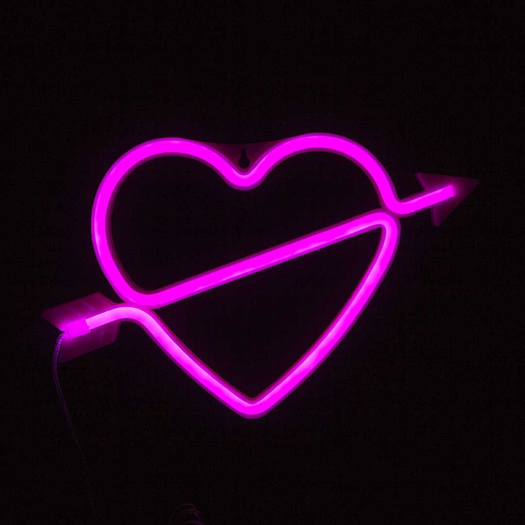 световая фигура сердце, со стрелой, 18*28 см. розовый