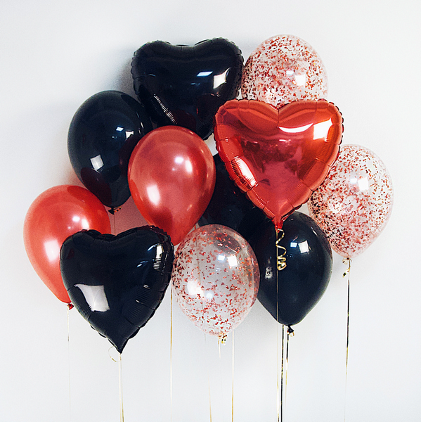 букет из черно-красных шаров с сердцами
