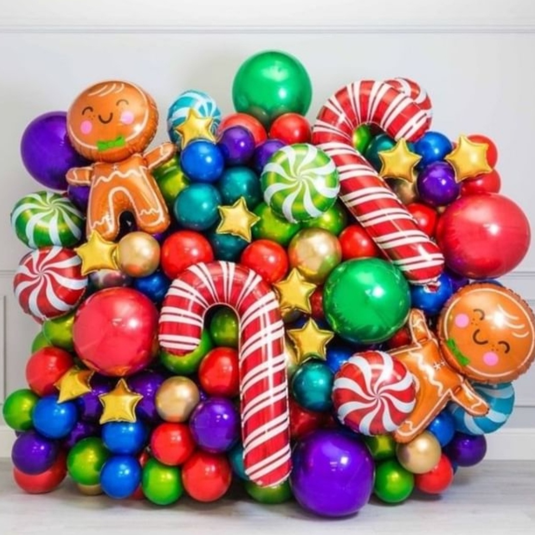 разноцветная детская фотозона с шарами-конфетками 