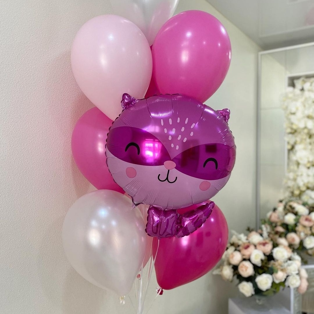 розовые шарики с яркой фольгированной кошкой