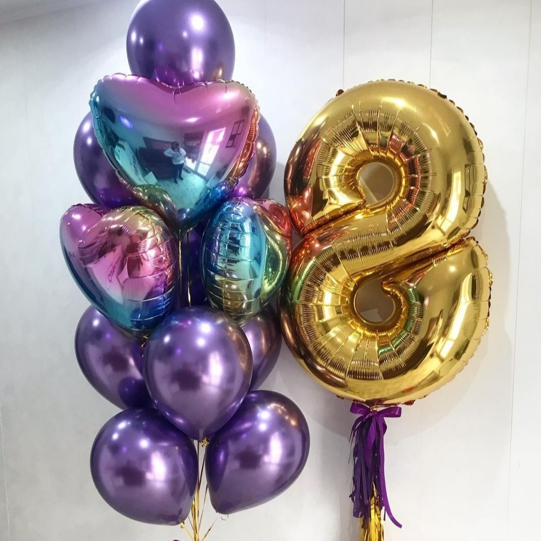 фиолетовые металлические шары с радужными сердцами и фольгированной цифрой