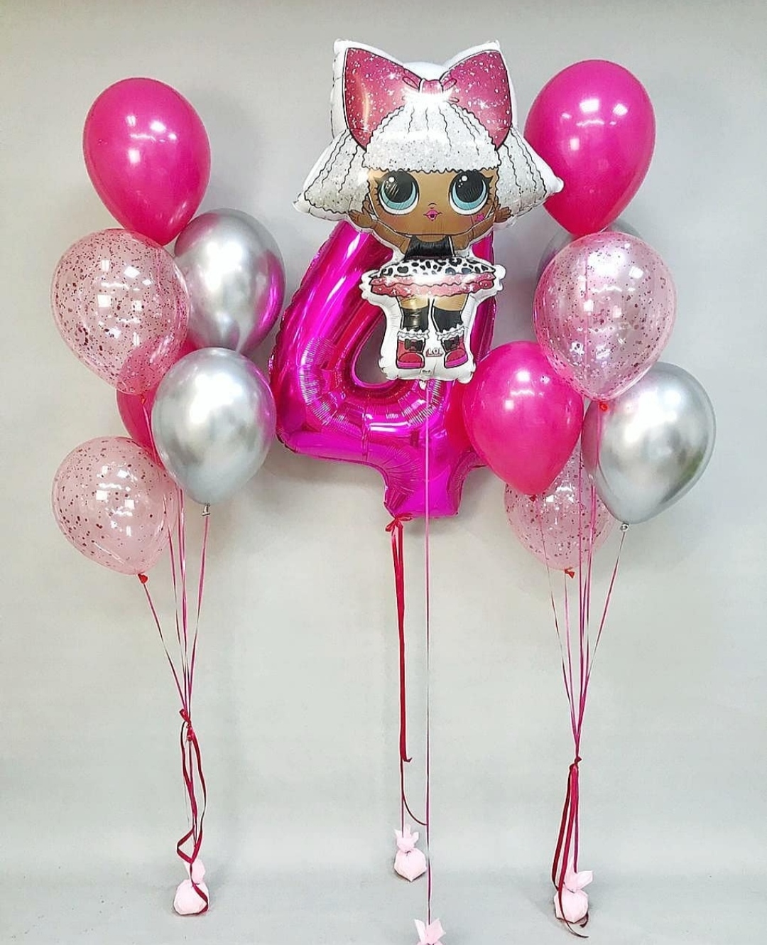 яркие шары с куклой лол на 4 года девочке
