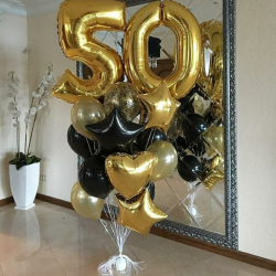 Фонтан из шаров на 50 лет с цифрами 