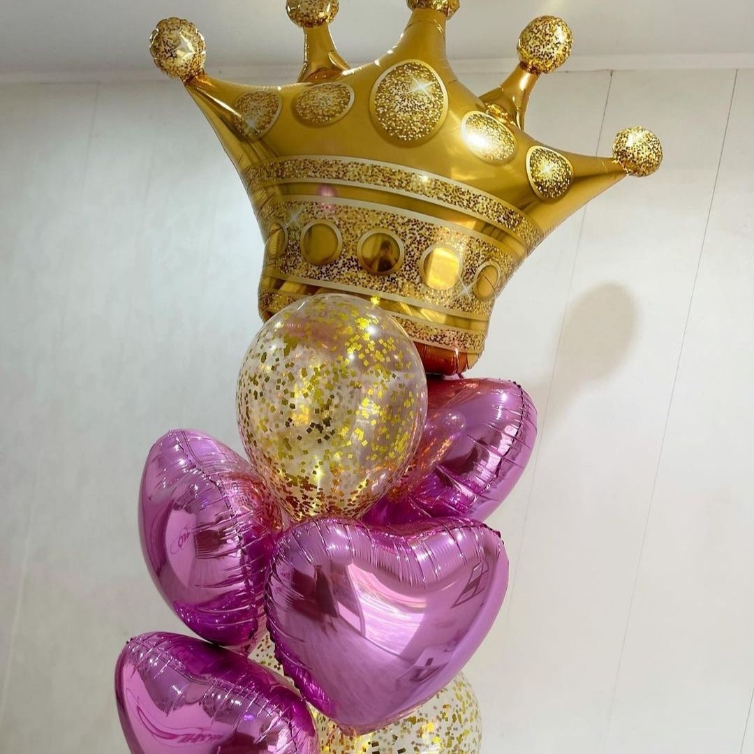 яркие фиолетовые шары и фольгированная корона для милой принцессы