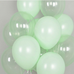 Нежное облако из зеленых шаров в пастельных тонах