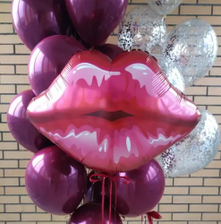 Роскошная композиция из фиолетовых шаров с губками