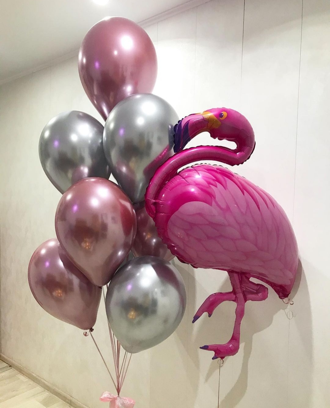 яркие металлические шары с фольгированным фламинго